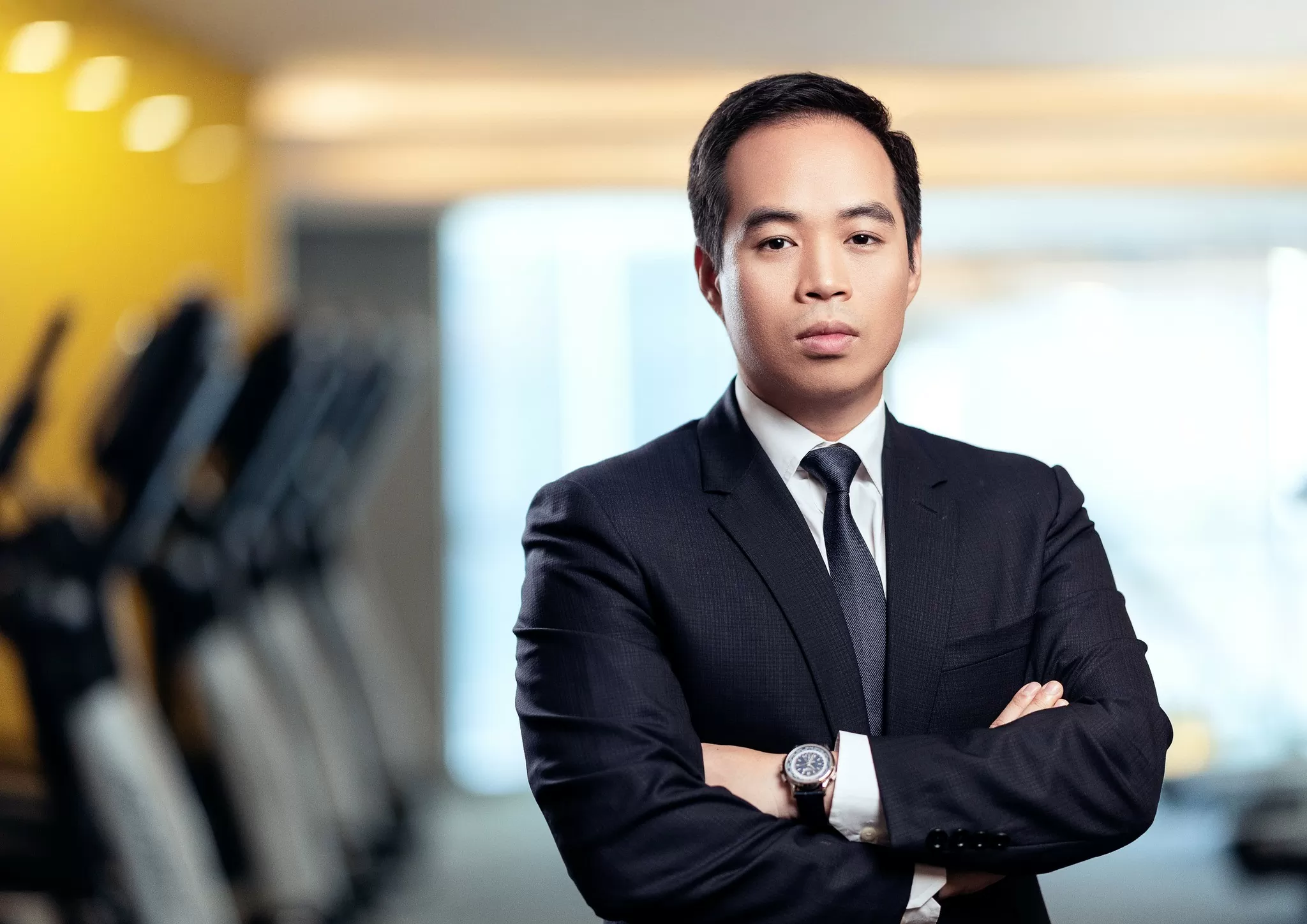 Chân dung doanh nhân 8X ngồi