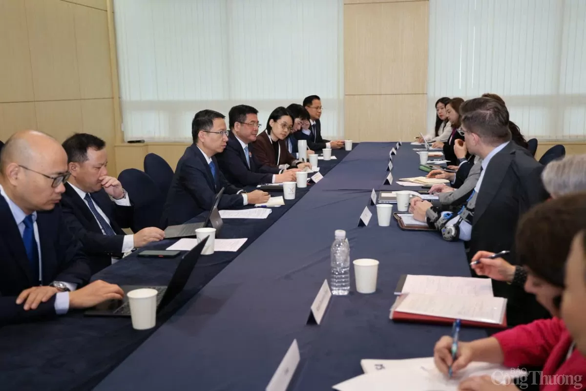 Bộ trưởng Nguyễn Hồng Diên dự Hội nghị Bộ trưởng thương mại APEC 2025 với chuỗi hoạt động liên tục
