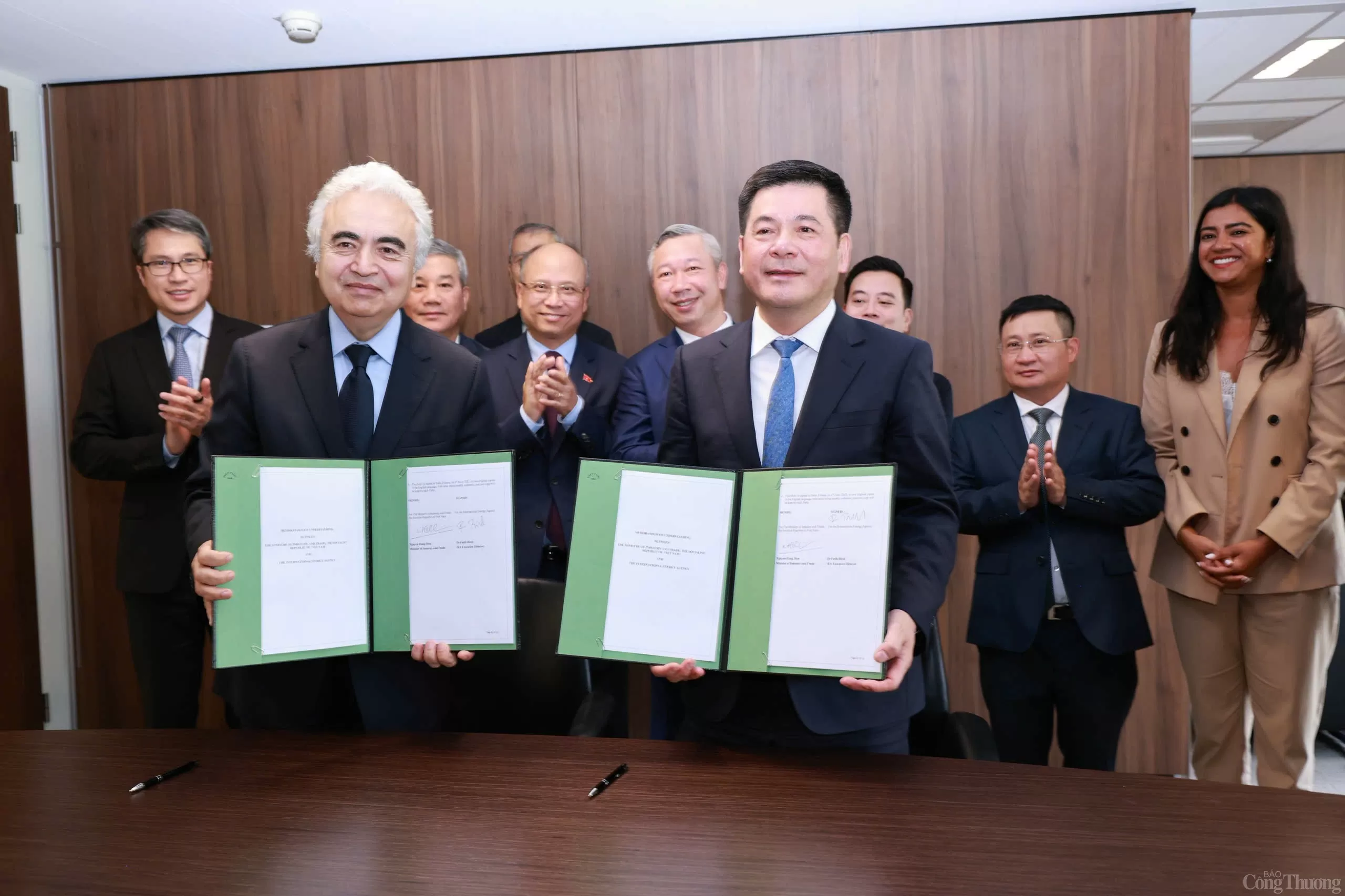 Bộ trưởng Nguyễn Hồng Diên làm việc với Giám đốc Cơ quan Năng lượng quốc tế (IEA)